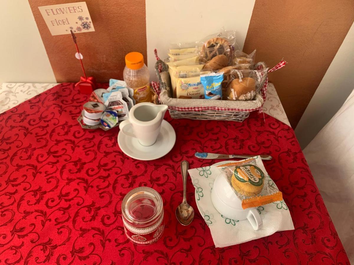 B&B Verona Business And Fun G B Rossi Friendly Ngoại thất bức ảnh